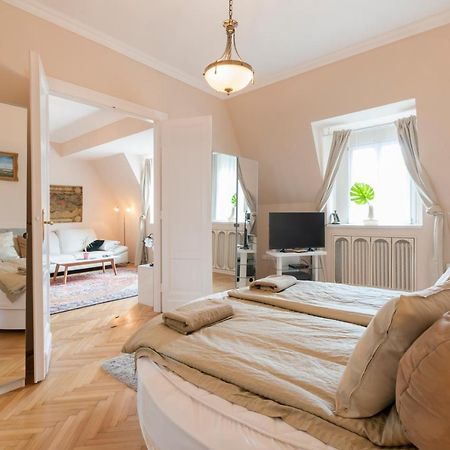 Opera & Basilica 2 Bedrooms With Balcony 布达佩斯 外观 照片