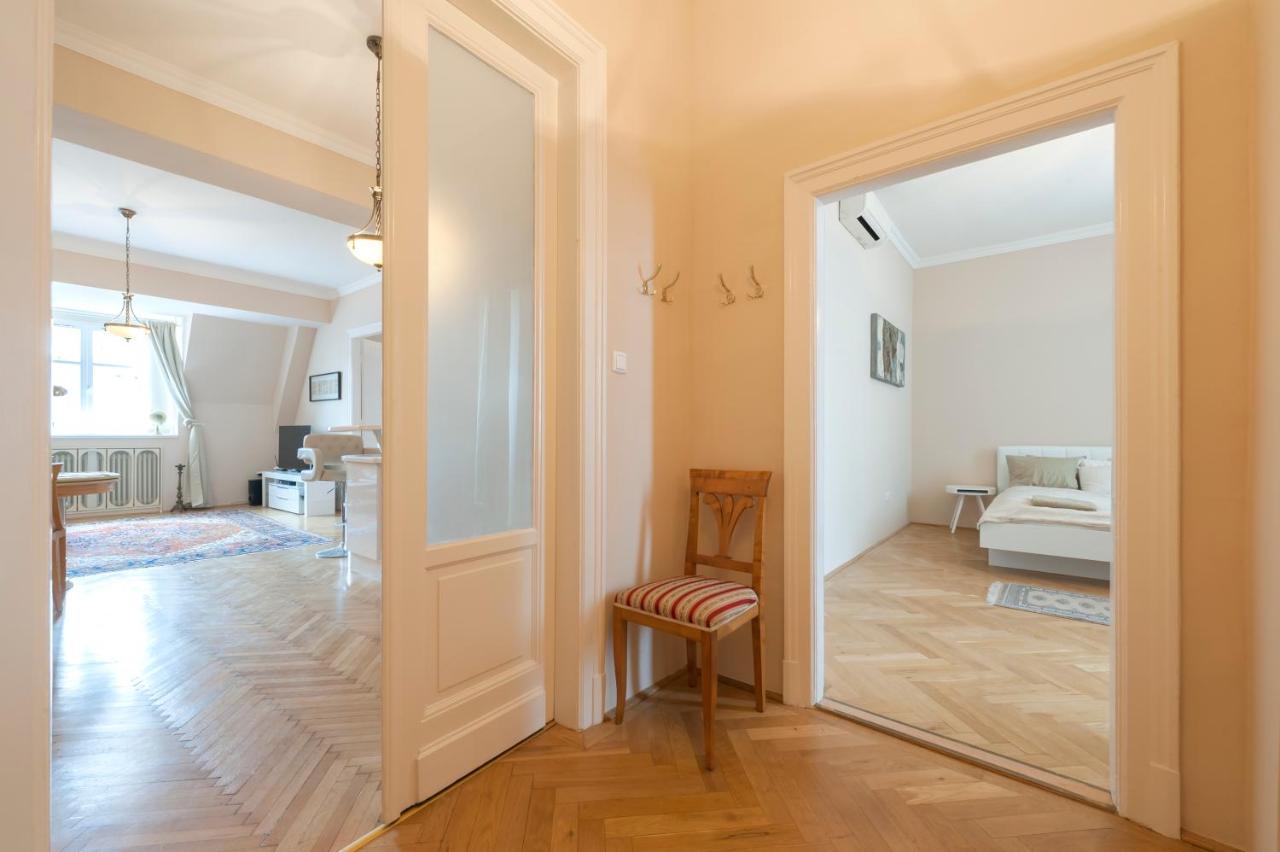 Opera & Basilica 2 Bedrooms With Balcony 布达佩斯 外观 照片