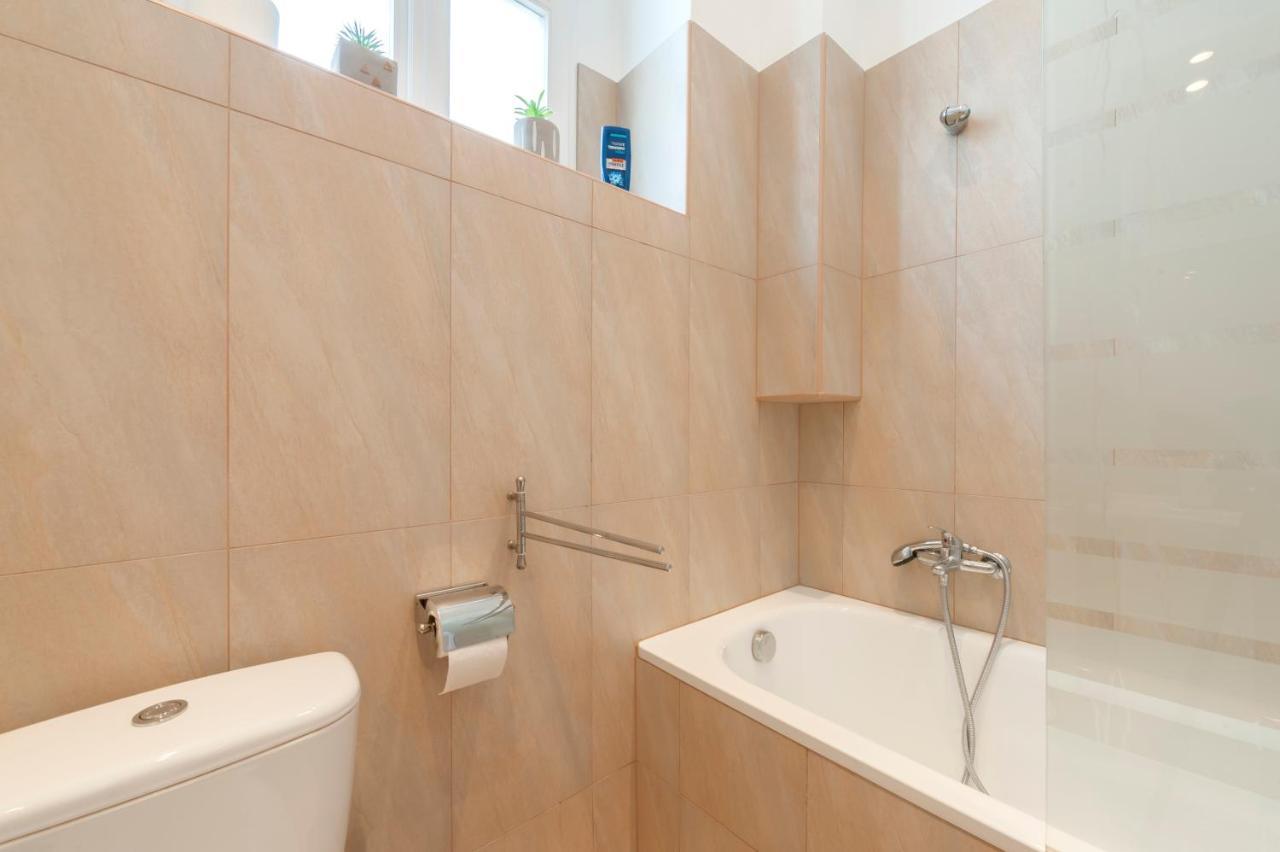 Opera & Basilica 2 Bedrooms With Balcony 布达佩斯 外观 照片