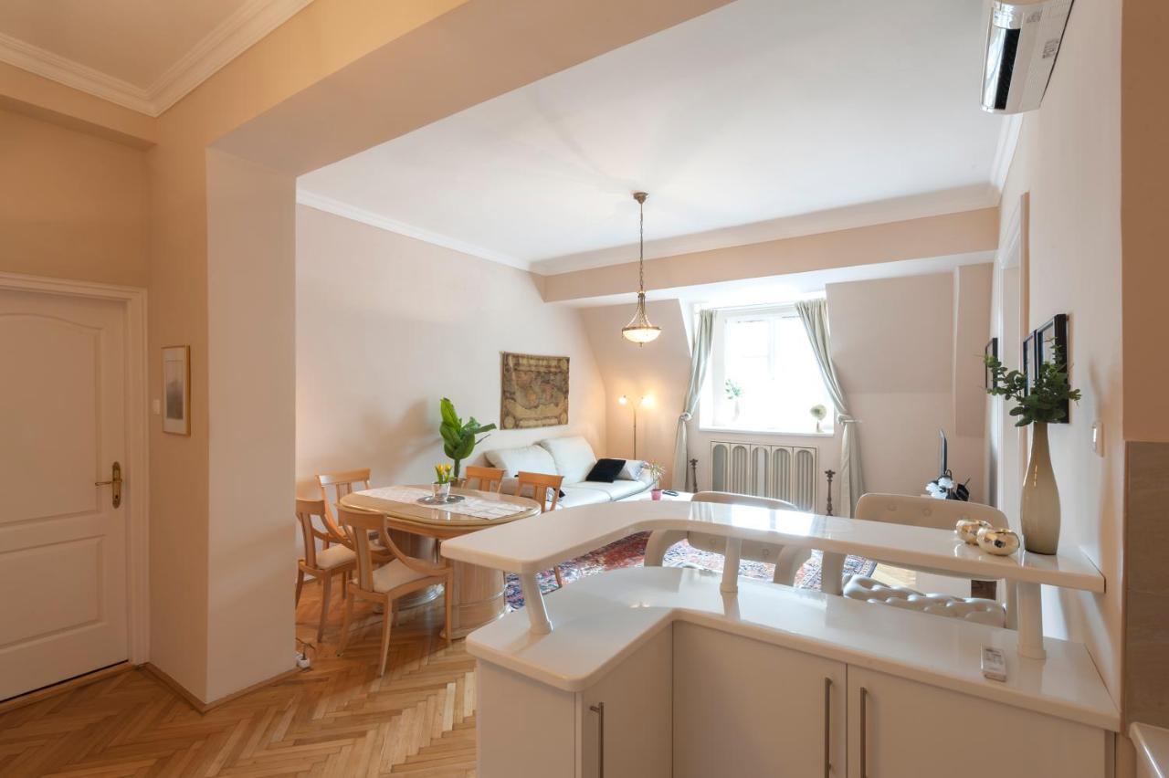 Opera & Basilica 2 Bedrooms With Balcony 布达佩斯 外观 照片