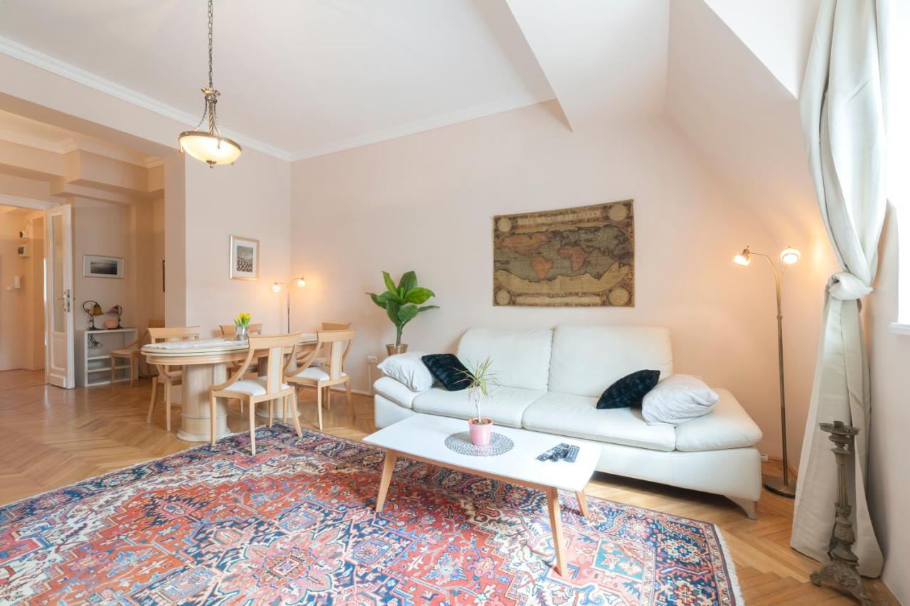 Opera & Basilica 2 Bedrooms With Balcony 布达佩斯 外观 照片