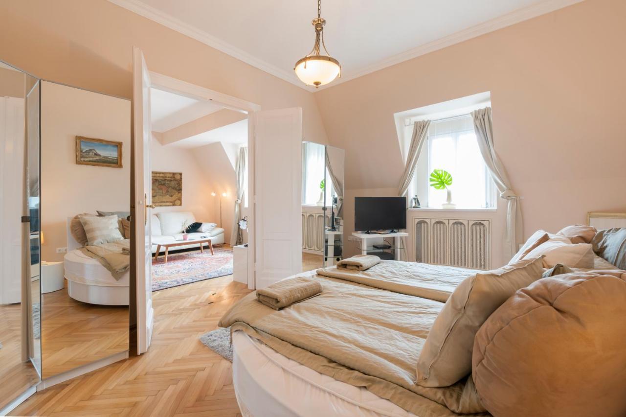 Opera & Basilica 2 Bedrooms With Balcony 布达佩斯 外观 照片
