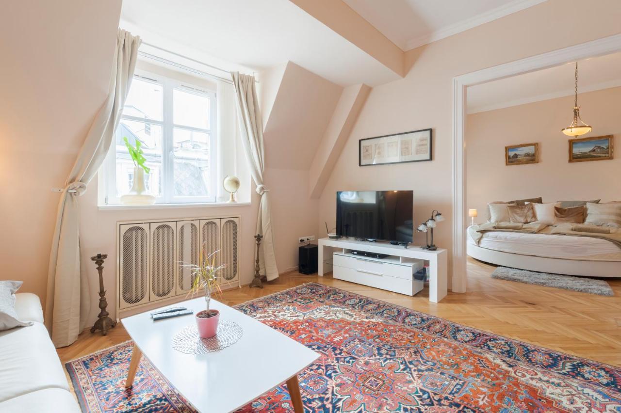 Opera & Basilica 2 Bedrooms With Balcony 布达佩斯 外观 照片